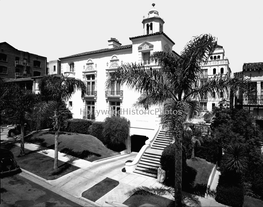 Harper House 3 1940 1134-1336 Harper Ave..jpg